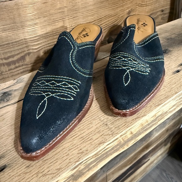 Patricia Nash Shoes - Patricia Nash Black Suede Pointed Slip-On Mules with Contrast Stitching